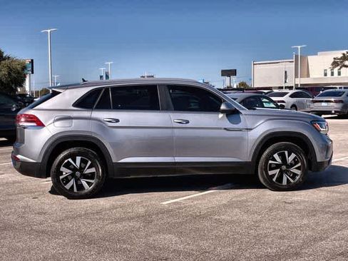 Used 2021 Volkswagen Atlas Cross Sport SE FWD image 7