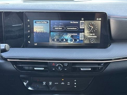 Certified 2025 Nissan Kicks SR FWD image 18