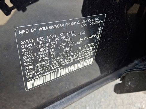 Used 2024 Volkswagen Atlas SEL Premium R-Line image 27