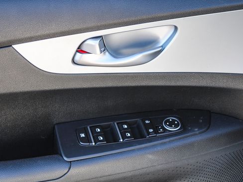 Used 2023 Kia Forte LXS FWD image 22