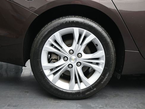 Used 2015 Chevrolet Impala LT w/ Convenience Package image 10