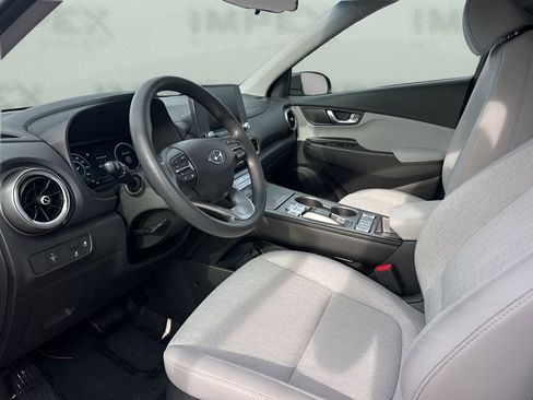 Used 2023 Hyundai Kona SE image 9