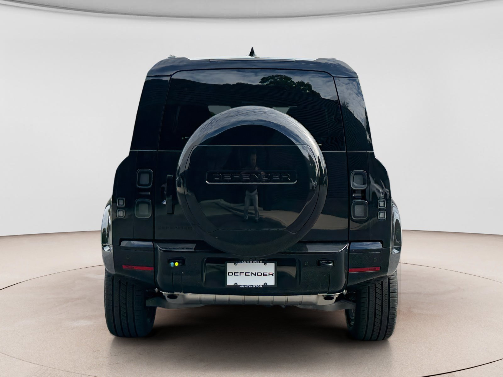 New 2026 Land Rover Defender 110 X-Dynamic SE AWD/4WD image 4
