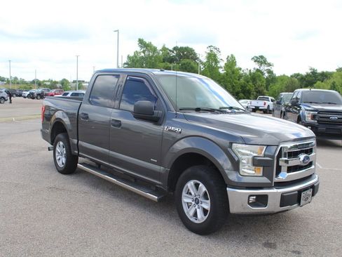 Used 2016 Ford F150 XLT image 2