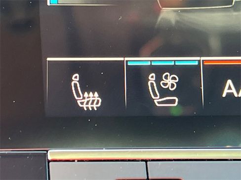 Used 2022 Audi SQ7 Premium Plus w/ SQ7 Executive Package image 31