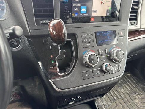 Used 2015 Toyota Sienna Limited Premium AWD/4WD image 40