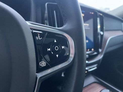 Certified 2023 Volvo XC60 B5 Plus w/ Climate Package image 40