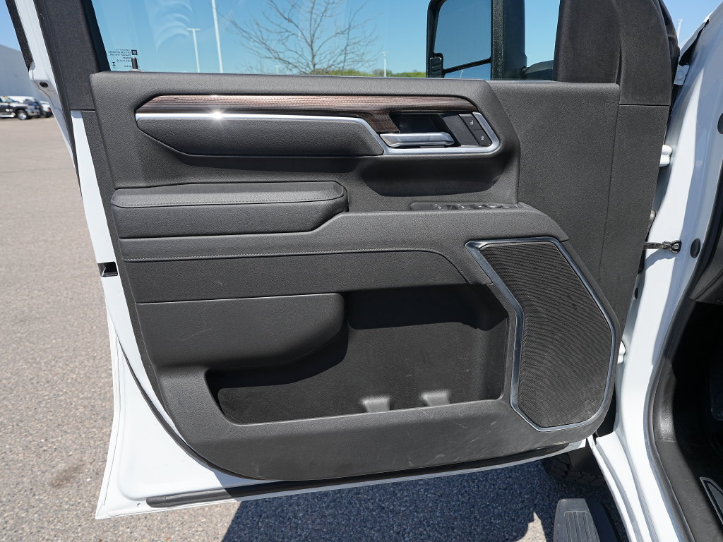 Used 2025 Chevrolet Silverado 2500 LT AWD/4WD image 26