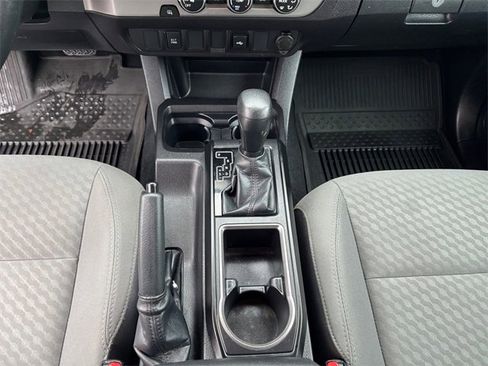 Used 2022 Toyota Tacoma SR image 11