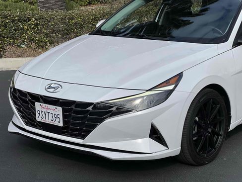 Used 2022 Hyundai Elantra SEL w/ Convenience + Premium Package image 47