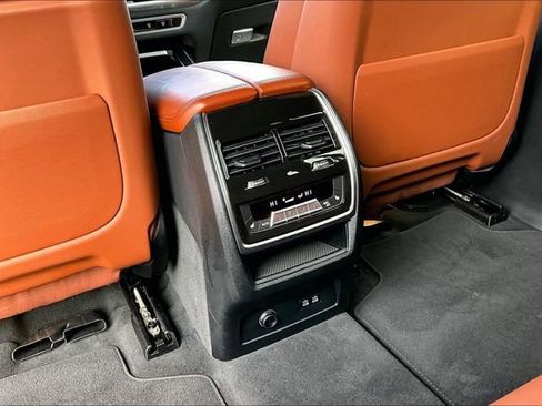 Used 2023 BMW X7 xDrive40i w/ M Sport Package image 13