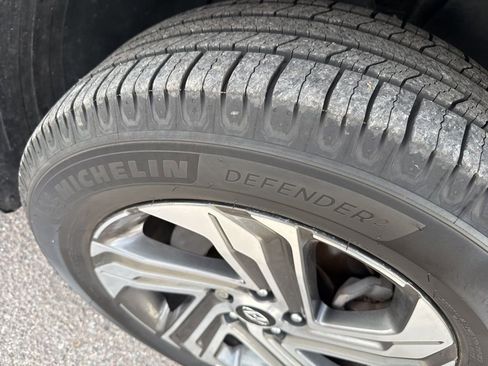 Certified 2023 Hyundai Santa Fe SE image 5