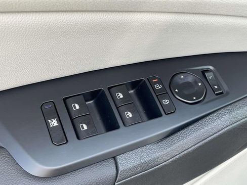 New 2026 Kia Sportage EX w/ EX Panorama Roof Package image 23