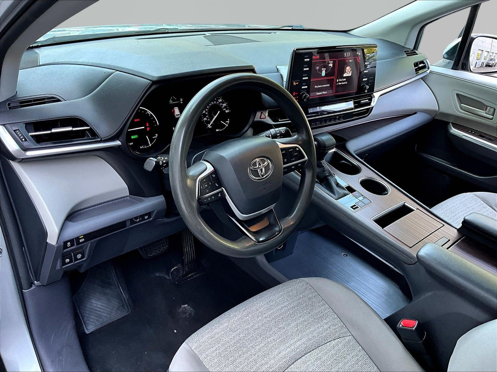 Used 2021 Toyota Sienna LE FWD image 17