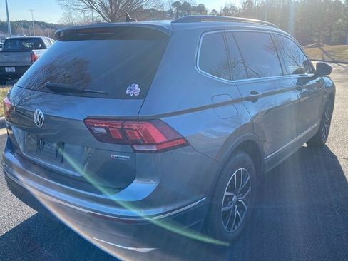 Used 2021 Volkswagen Tiguan SE image 11