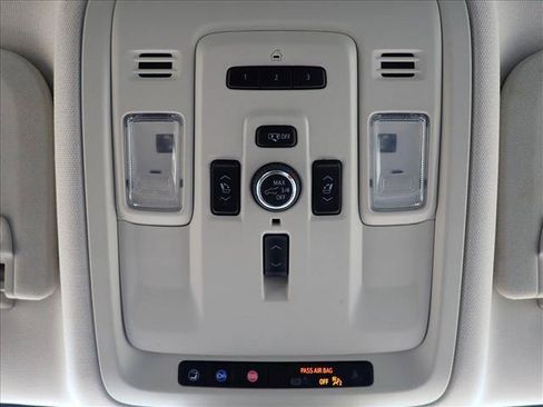 Used 2023 GMC Yukon XL Denali AWD/4WD image 23