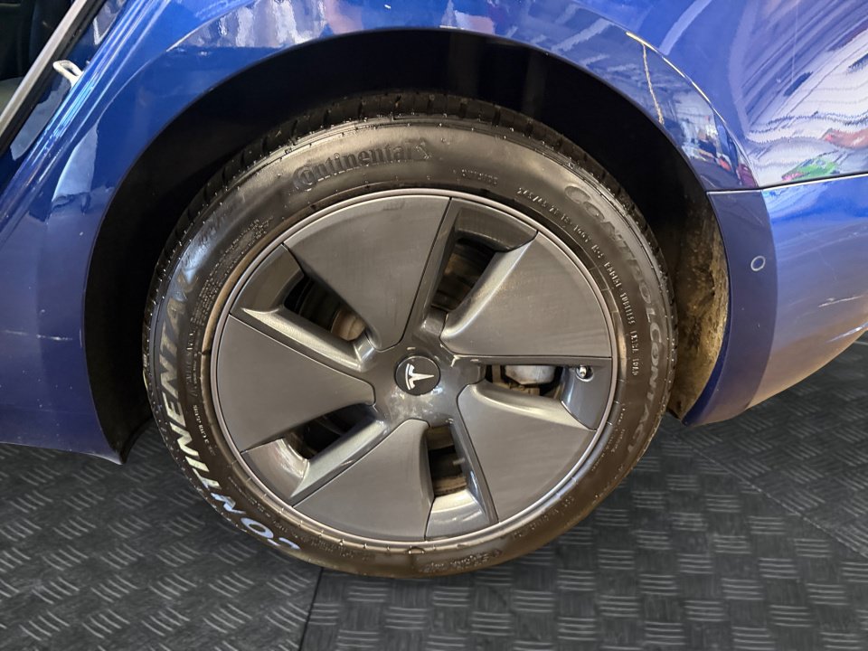 Used 2021 Tesla Model 3 Long Range AWD/4WD image 26