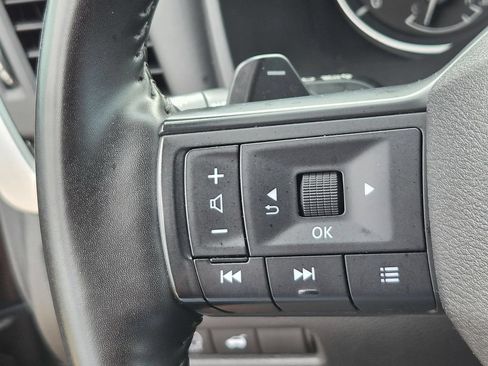 Used 2025 Nissan Rogue SV FWD image 34