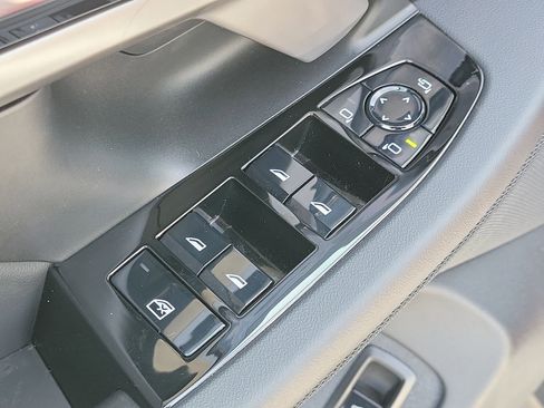 Used 2026 BMW 540i xDrive image 21