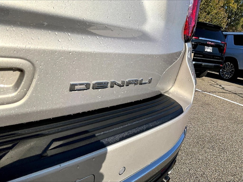 Used 2021 GMC Yukon XL Denali w/ Denali Premium Package AWD/4WD image 26