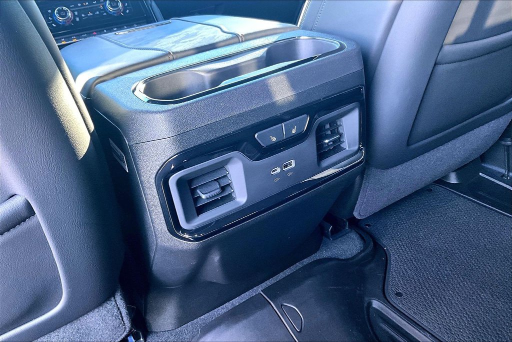 Used 2025 GMC Sierra 2500 AT4X AWD/4WD image 34
