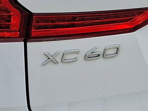 Used 2023 Volvo XC60 B5 Ultimate w/ Climate Package image 33