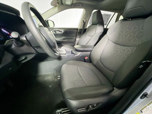 Used 2025 Toyota RAV4 XLE w/ Convenience Package FWD image 14