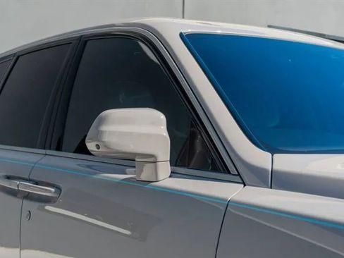 Used 2025 Rolls-Royce Cullinan Black Badge image 33