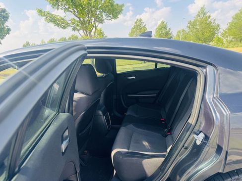 Used 2017 Dodge Charger SXT RWD image 10