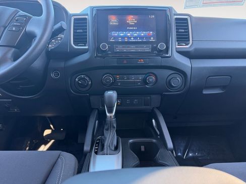 Used 2023 Nissan Frontier SV w/ Technology Package image 11