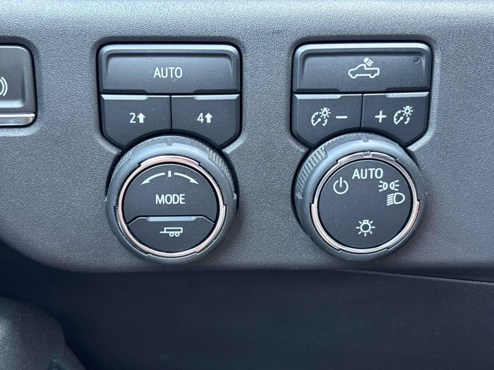 Used 2024 Chevrolet Silverado 1500 LT AWD/4WD image 16