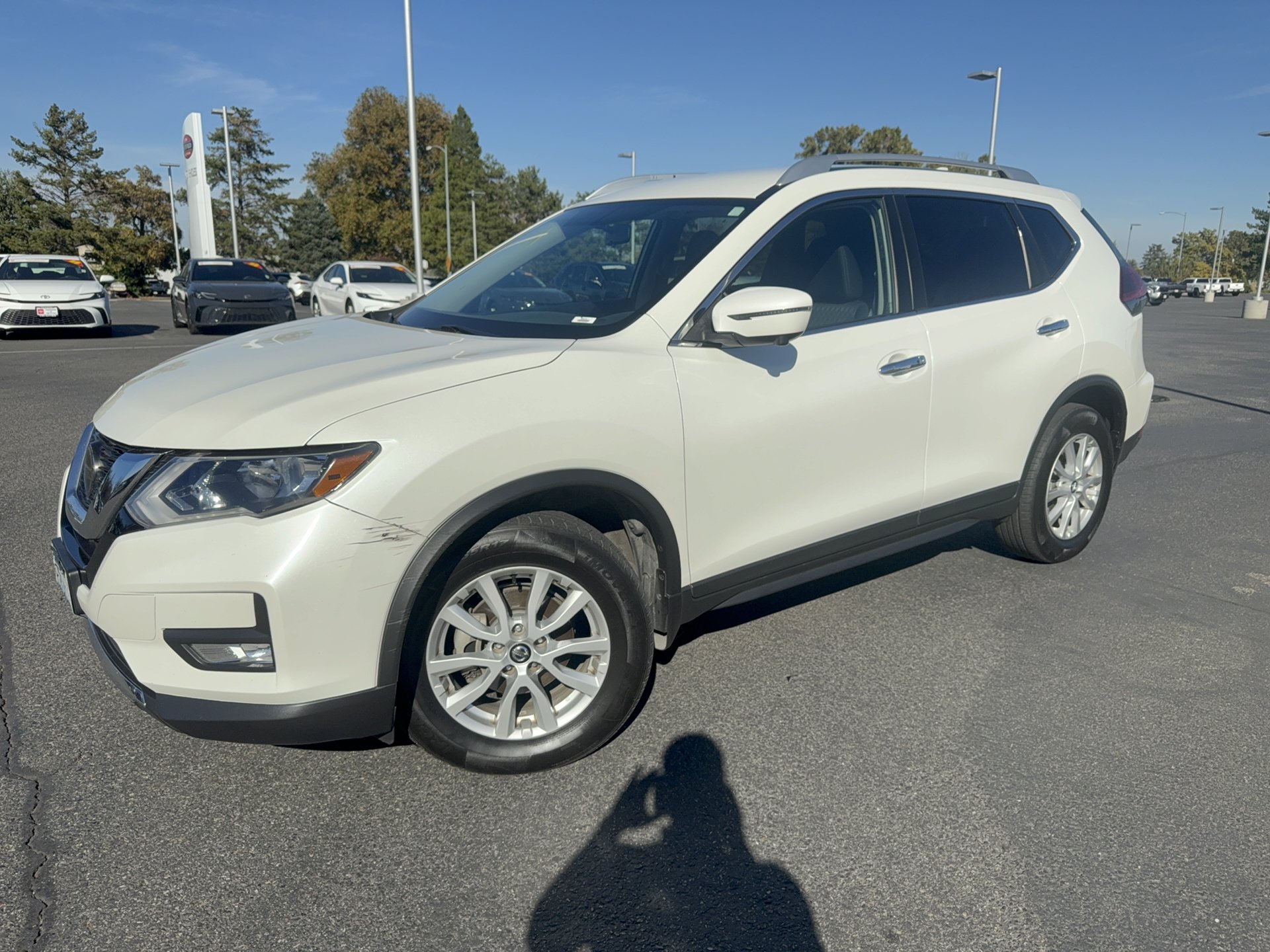 Used 2018 Nissan Rogue SV w/ Premium Package AWD/4WD image 5