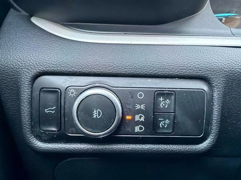 Used 2024 Ford Explorer XLT w/ Equipment Group 202A RWD image 31