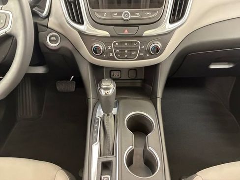 Used 2018 Chevrolet Equinox LT w/ Sun & Infotainment Package image 21