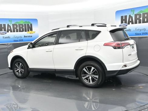 Used 2017 Toyota RAV4 XLE FWD image 3