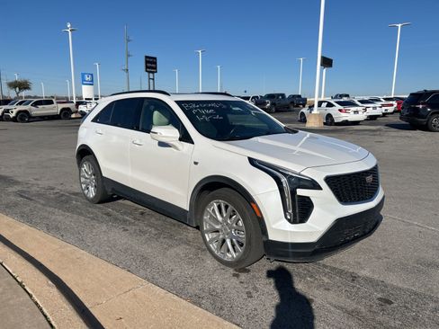 Used 2020 Cadillac XT4 Sport image 3