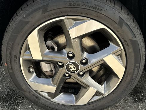 Certified 2022 Hyundai Venue Limited image 10
