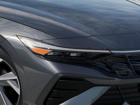 New 2026 Hyundai Elantra SEL Sport FWD image 9
