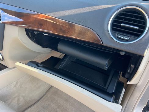 Used 2013 Mercedes-Benz C 300 4MATIC Sedan image 16