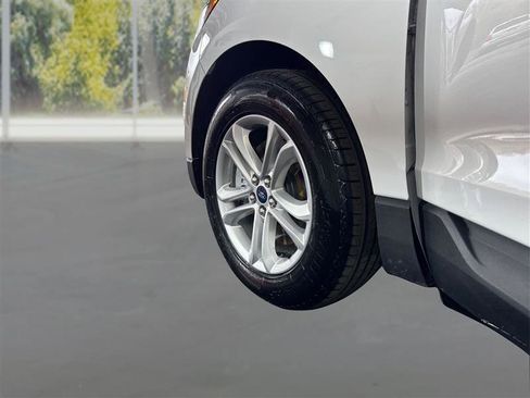 Used 2020 Ford Edge SEL image 19