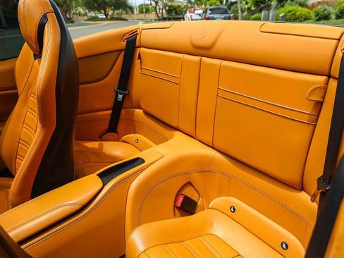 Used 2016 Ferrari California T RWD image 23