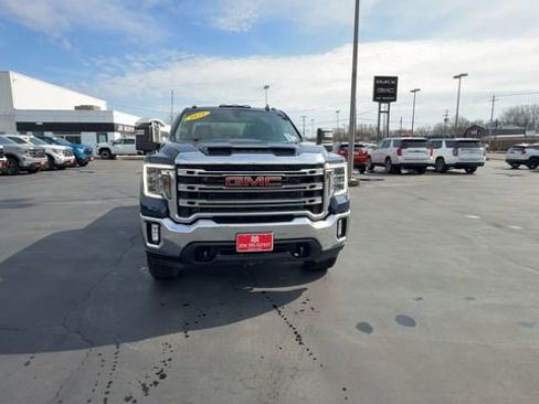 Used 2021 GMC Sierra 2500 SLE w/ SLE Value Package; image 3