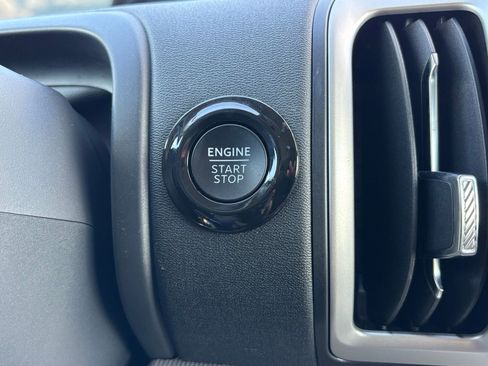 Used 2025 Ford Expedition Max Active RWD image 8