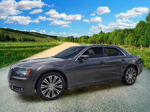 Used 2014 Chrysler 300 S w/ Light Group RWD image 2