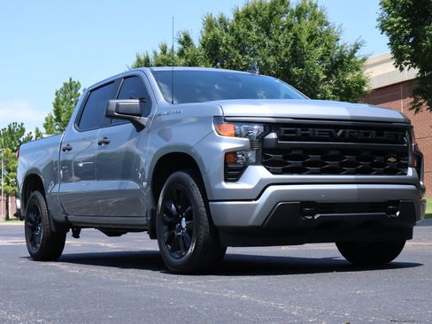 Used 2024 Chevrolet Silverado 1500 Custom RWD image 1