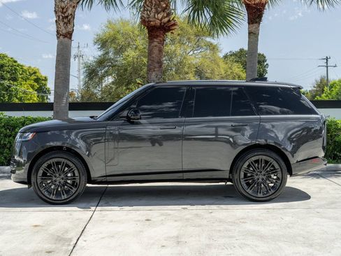 Used 2026 Land Rover Range Rover SE image 3