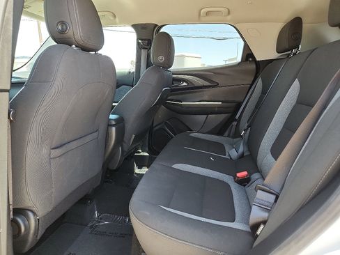 Used 2025 Chevrolet TrailBlazer LT AWD/4WD image 9
