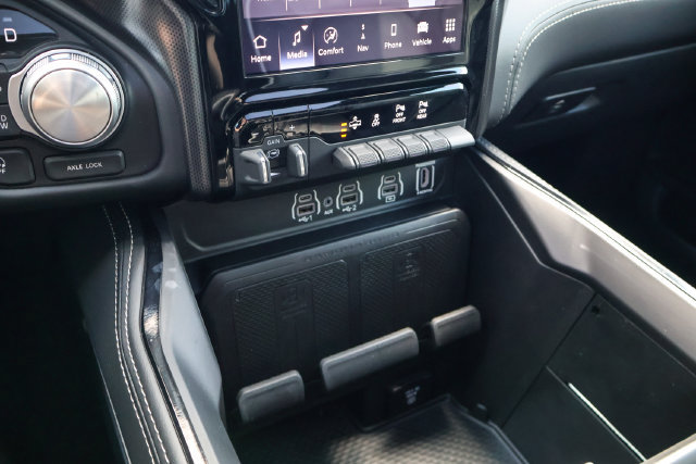 Used 2025 RAM 1500 Limited w/ Bed Utility Group AWD/4WD image 14