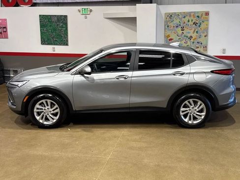 Used 2025 Buick Envista Preferred FWD image 96