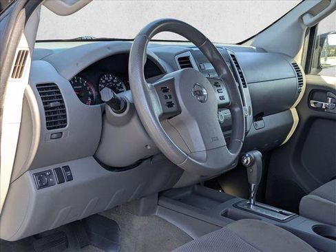 Used 2012 Nissan Frontier SV w/ SV Premium Utility Pkg image 9